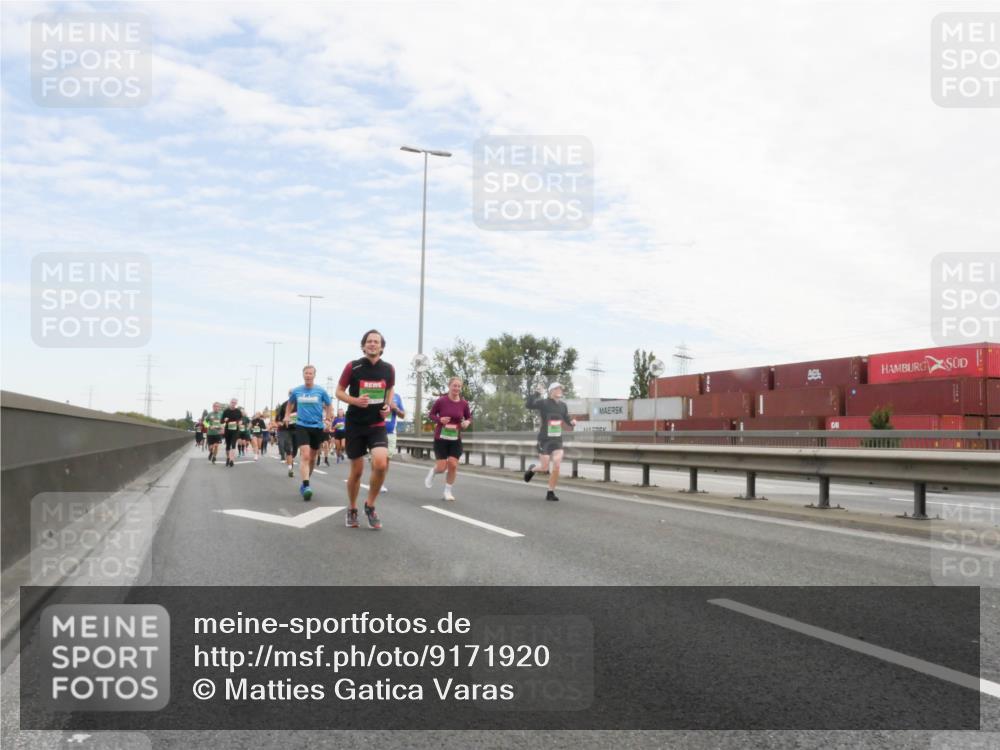 03.10.2025 - Köhlbrandbrückenlauf Matties Gatica Varas http://msf.ph/oto/9171920 03.10.2025 15:18:49 Position 3  meine-sportfotos.de