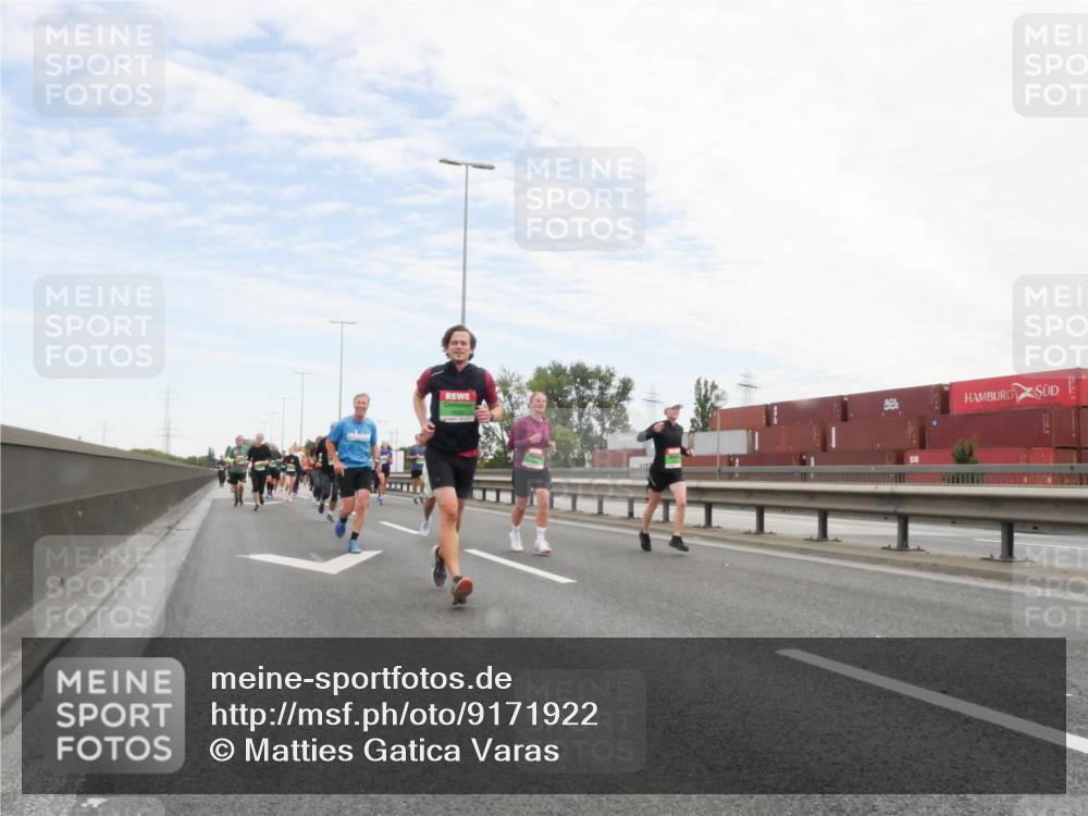 03.10.2025 - Köhlbrandbrückenlauf Matties Gatica Varas http://msf.ph/oto/9171922 03.10.2025 15:18:49 Position 3  meine-sportfotos.de