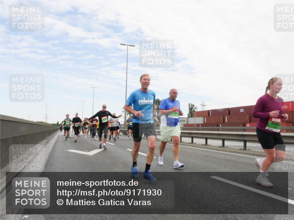 03.10.2025 - Köhlbrandbrückenlauf Matties Gatica Varas http://msf.ph/oto/9171930 03.10.2025 15:18:51 Position 3 24 meine-sportfotos.de