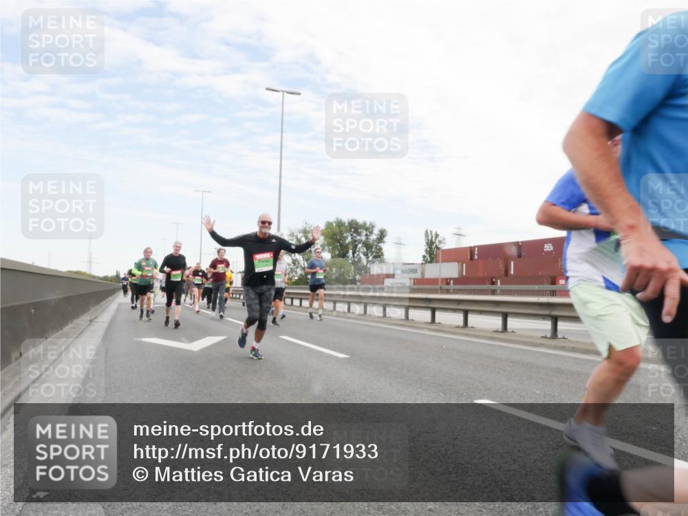 03.10.2025 - Köhlbrandbrückenlauf Matties Gatica Varas http://msf.ph/oto/9171933 03.10.2025 15:18:52 Position 3  meine-sportfotos.de