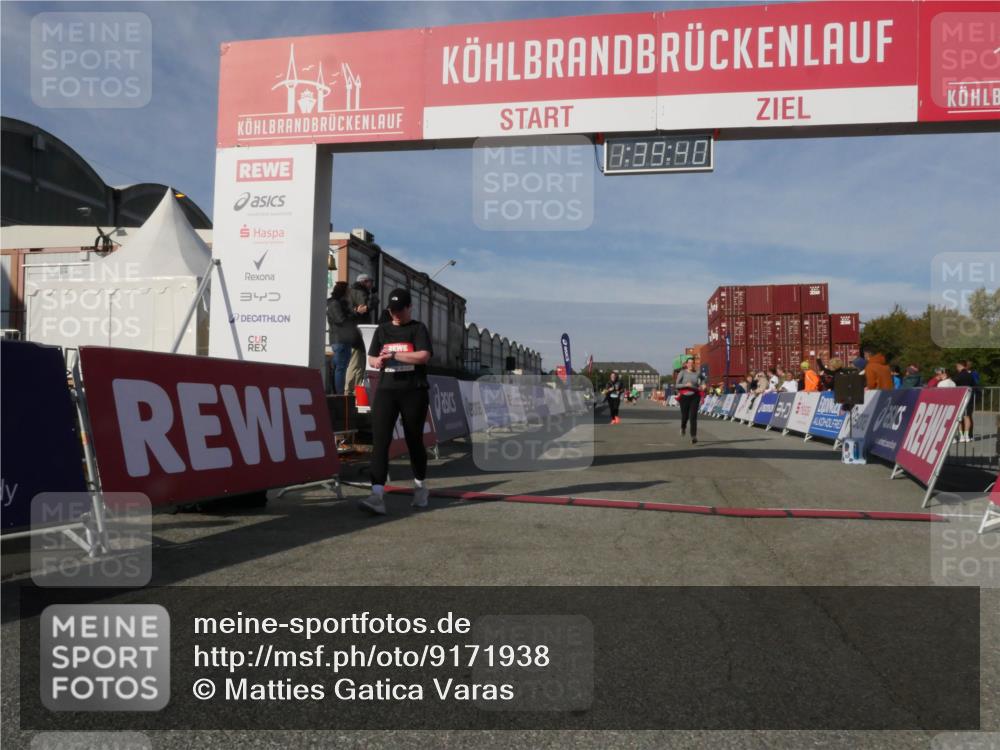 03.10.2025 - Köhlbrandbrückenlauf Matties Gatica Varas http://msf.ph/oto/9171938 03.10.2025 10:39:42 Ziel 2572, 3543 meine-sportfotos.de