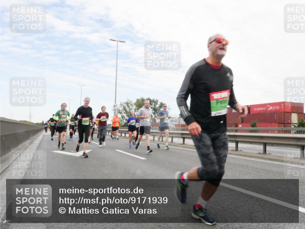 03.10.2025 - Köhlbrandbrückenlauf Matties Gatica Varas http://msf.ph/oto/9171939 03.10.2025 15:18:54 Position 3  meine-sportfotos.de