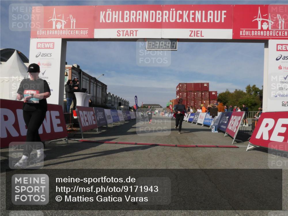 03.10.2025 - Köhlbrandbrückenlauf Matties Gatica Varas http://msf.ph/oto/9171943 03.10.2025 10:39:43 Ziel 2572, 3543 meine-sportfotos.de
