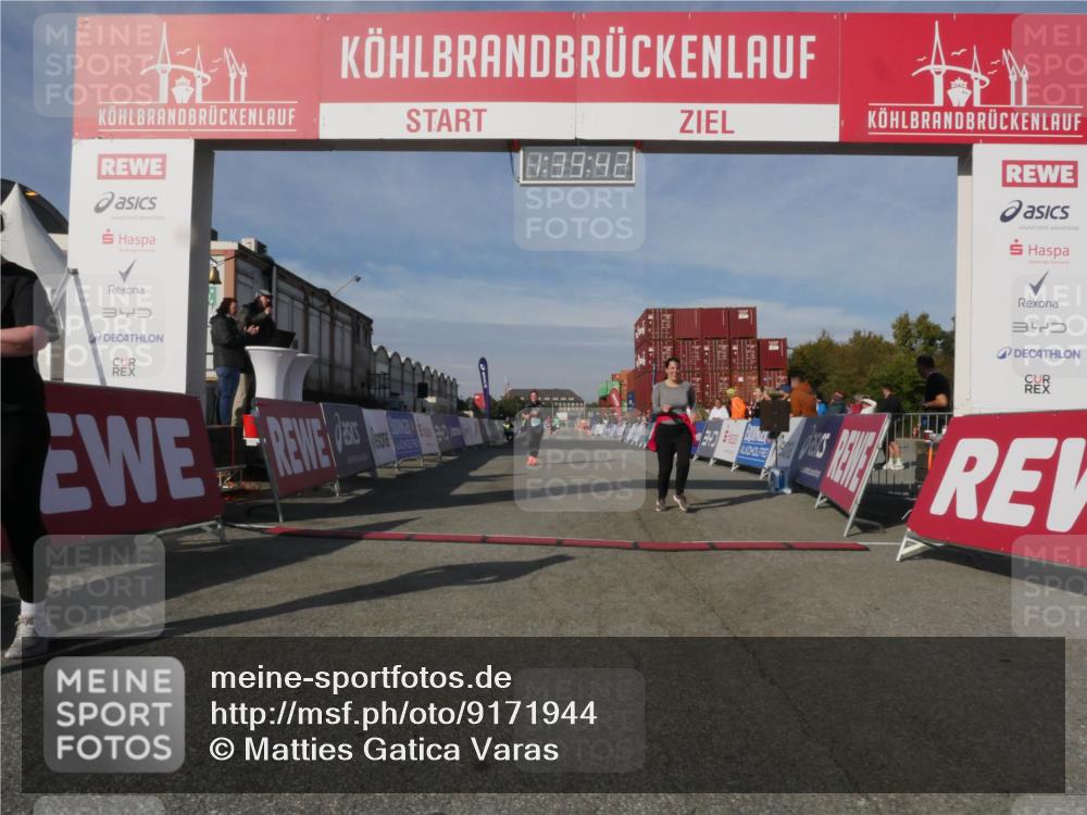 03.10.2025 - Köhlbrandbrückenlauf Matties Gatica Varas http://msf.ph/oto/9171944 03.10.2025 10:39:44 Ziel 2572, 3543 meine-sportfotos.de
