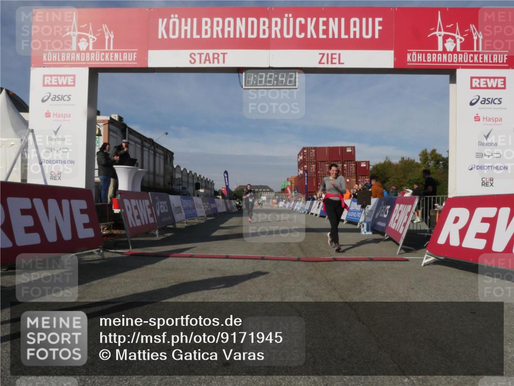 03.10.2025 - Köhlbrandbrückenlauf Matties Gatica Varas http://msf.ph/oto/9171945 03.10.2025 10:39:44 Ziel 2572, 3543 meine-sportfotos.de