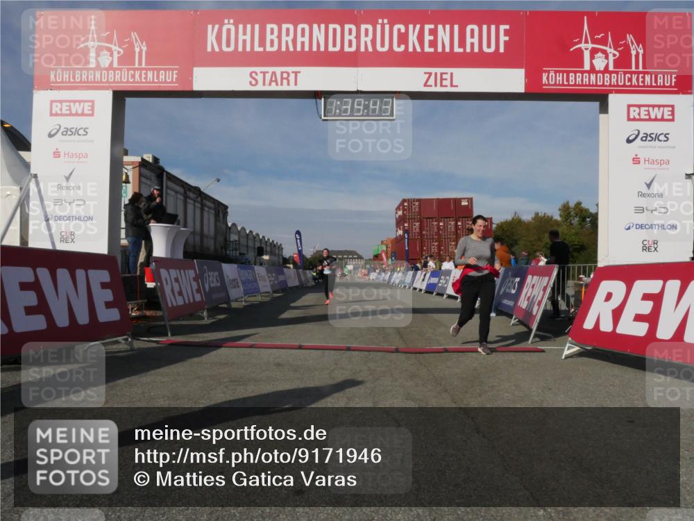 03.10.2025 - Köhlbrandbrückenlauf Matties Gatica Varas http://msf.ph/oto/9171946 03.10.2025 10:39:44 Ziel 2572, 3543 meine-sportfotos.de