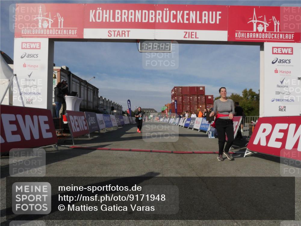 03.10.2025 - Köhlbrandbrückenlauf Matties Gatica Varas http://msf.ph/oto/9171948 03.10.2025 10:39:45 Ziel 2572, 3543 meine-sportfotos.de