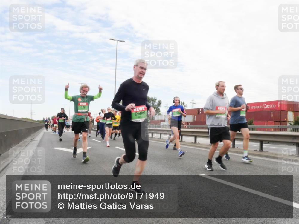 03.10.2025 - Köhlbrandbrückenlauf Matties Gatica Varas http://msf.ph/oto/9171949 03.10.2025 15:18:55 Position 3 9482 meine-sportfotos.de