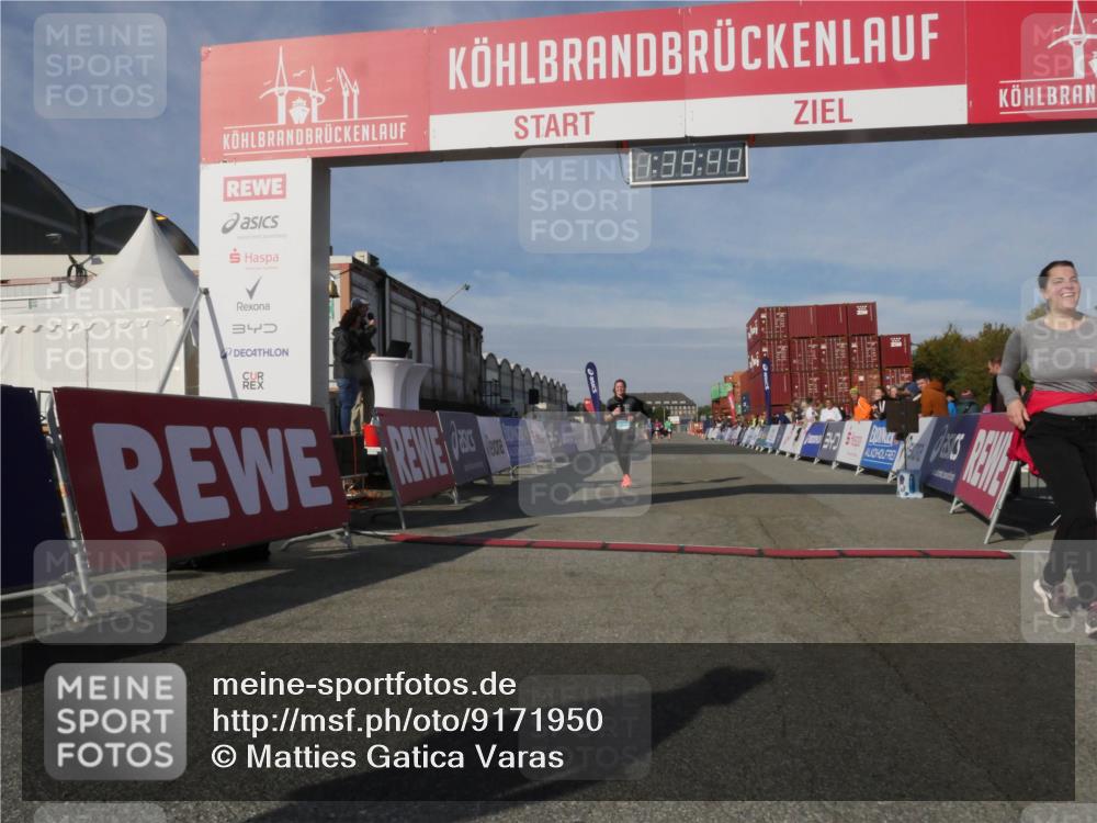 03.10.2025 - Köhlbrandbrückenlauf Matties Gatica Varas http://msf.ph/oto/9171950 03.10.2025 10:39:45 Ziel 2572, 3543 meine-sportfotos.de