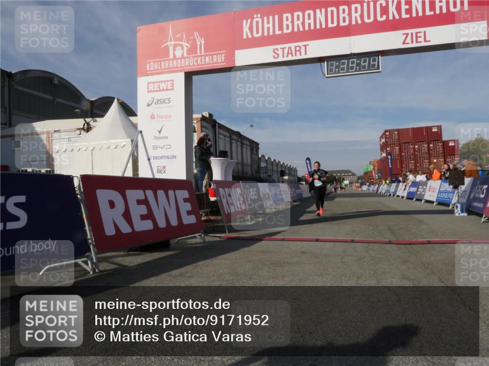 03.10.2025 - Köhlbrandbrückenlauf Matties Gatica Varas http://msf.ph/oto/9171952 03.10.2025 10:39:46 Ziel 2572 meine-sportfotos.de