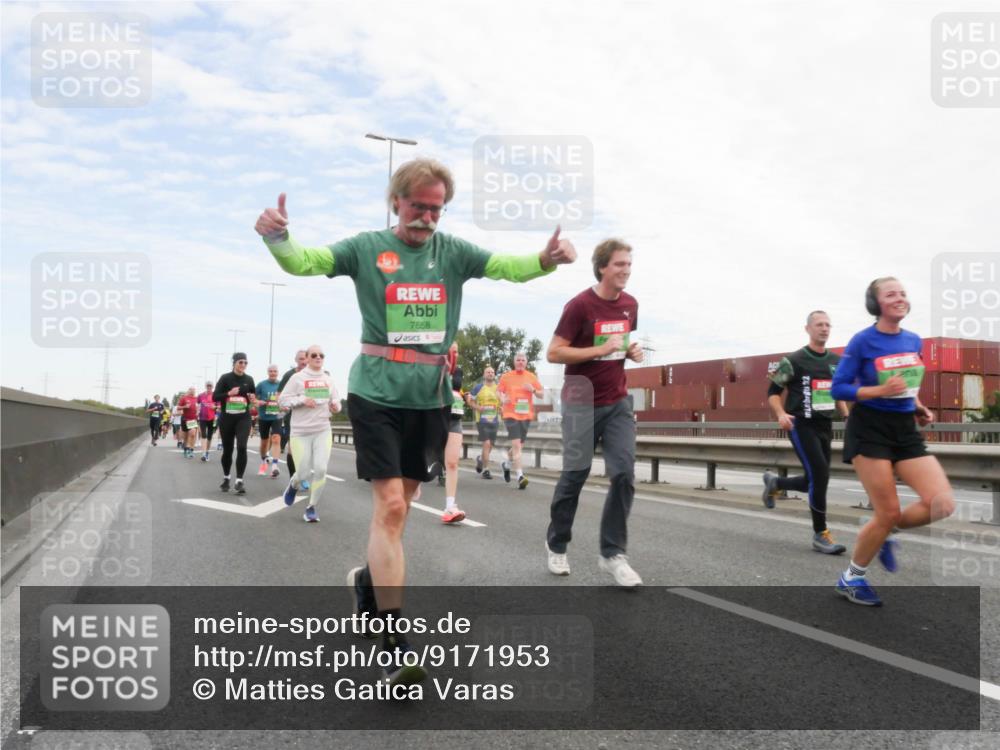 03.10.2025 - Köhlbrandbrückenlauf Matties Gatica Varas http://msf.ph/oto/9171953 03.10.2025 15:18:56 Position 3 7658, 12 meine-sportfotos.de