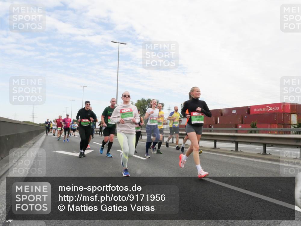 03.10.2025 - Köhlbrandbrückenlauf Matties Gatica Varas http://msf.ph/oto/9171956 03.10.2025 15:18:57 Position 3  meine-sportfotos.de