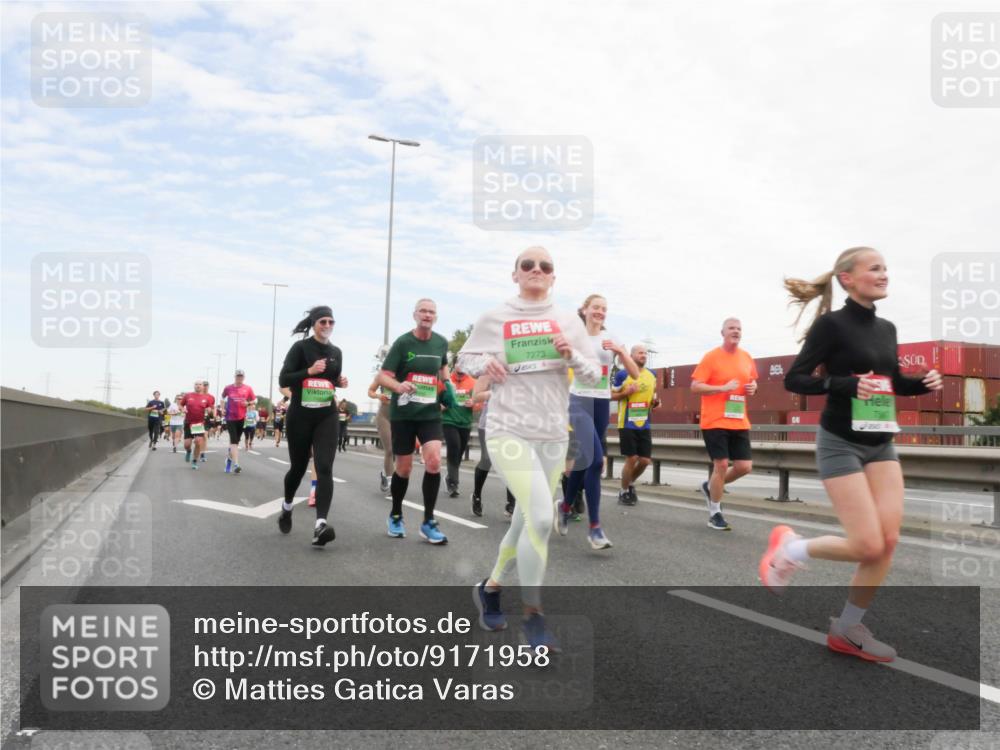 03.10.2025 - Köhlbrandbrückenlauf Matties Gatica Varas http://msf.ph/oto/9171958 03.10.2025 15:18:58 Position 3 7273 meine-sportfotos.de