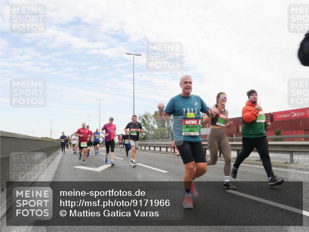 03.10.2025 - Köhlbrandbrückenlauf Matties Gatica Varas http://msf.ph/oto/9171966 03.10.2025 15:19:00 Position 3 2025, 5 meine-sportfotos.de