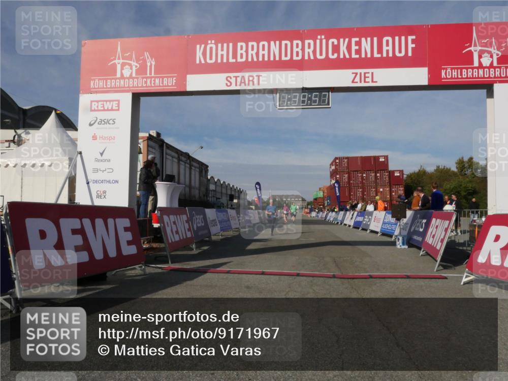 03.10.2025 - Köhlbrandbrückenlauf Matties Gatica Varas http://msf.ph/oto/9171967 03.10.2025 10:39:59 Ziel 2479, 2839, 2931 meine-sportfotos.de