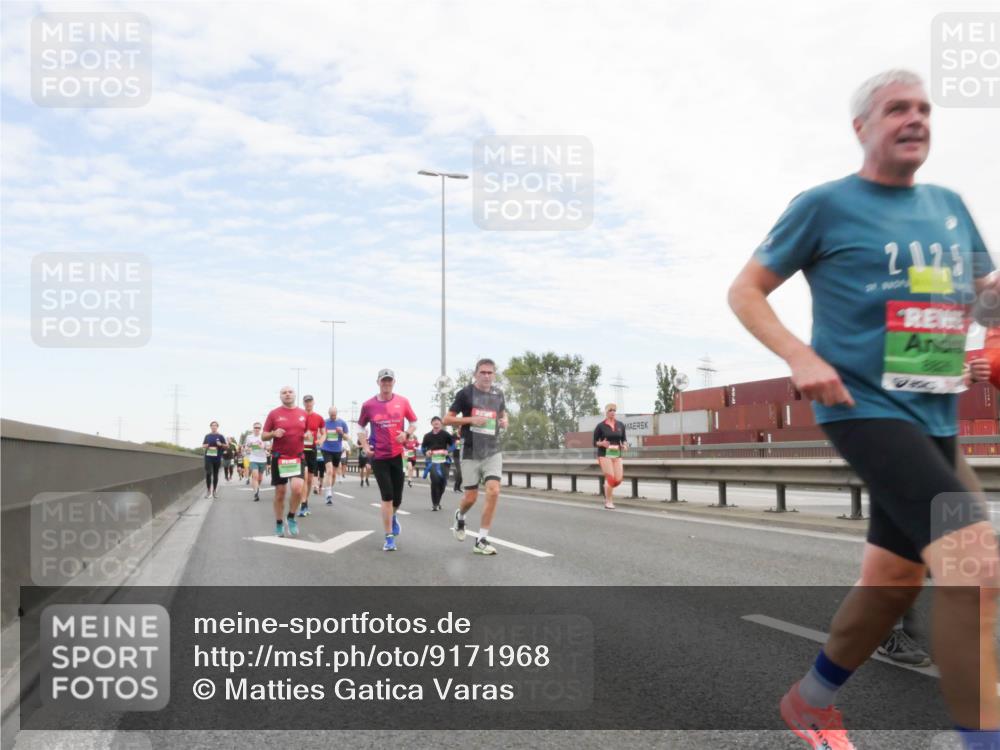 03.10.2025 - Köhlbrandbrückenlauf Matties Gatica Varas http://msf.ph/oto/9171968 03.10.2025 15:19:00 Position 3 2125 meine-sportfotos.de
