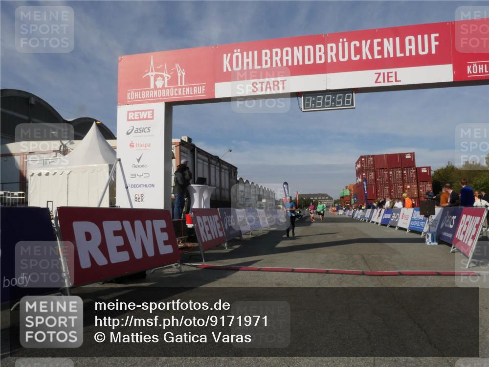 03.10.2025 - Köhlbrandbrückenlauf Matties Gatica Varas http://msf.ph/oto/9171971 03.10.2025 10:40:00 Ziel 2479, 2839, 2931 meine-sportfotos.de