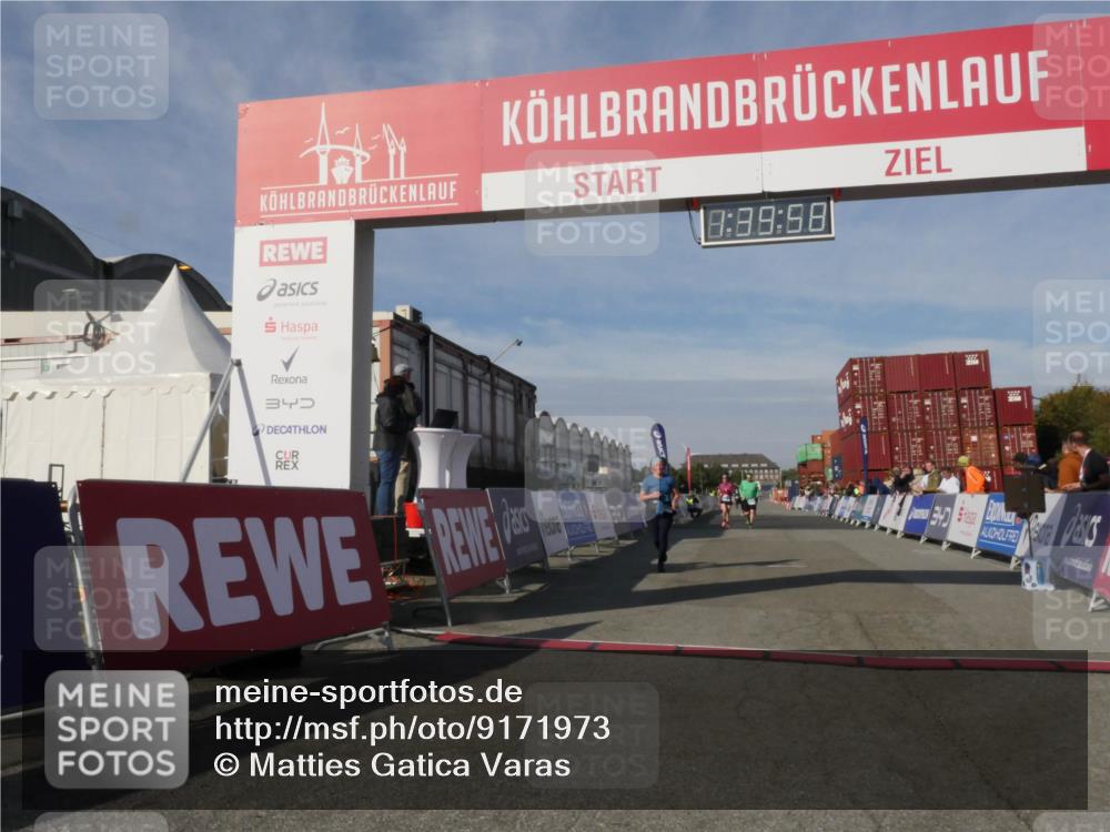 03.10.2025 - Köhlbrandbrückenlauf Matties Gatica Varas http://msf.ph/oto/9171973 03.10.2025 10:40:00 Ziel 2479, 2839, 2931 meine-sportfotos.de