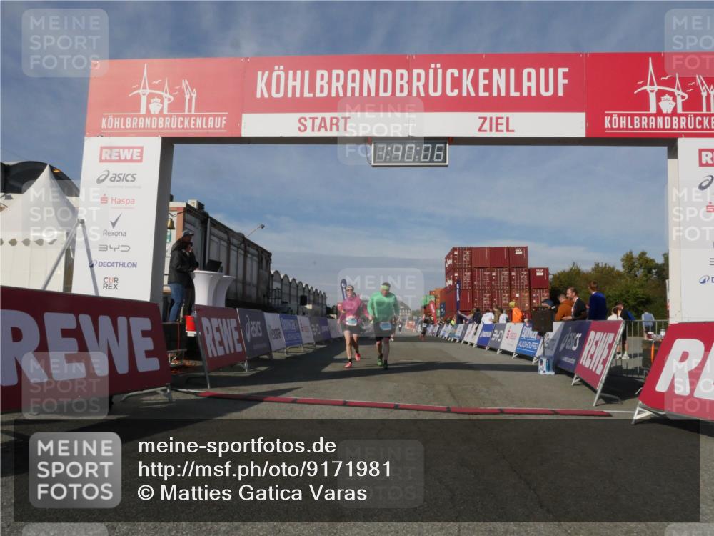 03.10.2025 - Köhlbrandbrückenlauf Matties Gatica Varas http://msf.ph/oto/9171981 03.10.2025 10:40:08 Ziel 2288, 2426, 2479, 2839, 3456 meine-sportfotos.de