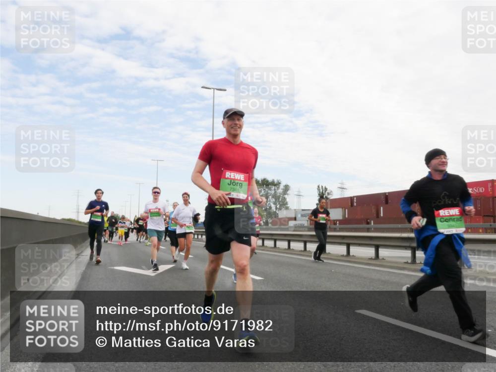 03.10.2025 - Köhlbrandbrückenlauf Matties Gatica Varas http://msf.ph/oto/9171982 03.10.2025 15:19:04 Position 3 7341, 9341, 25143 meine-sportfotos.de