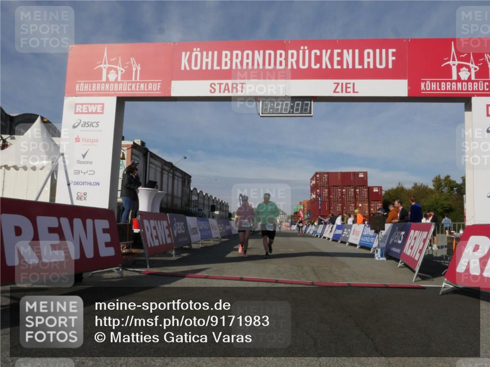 03.10.2025 - Köhlbrandbrückenlauf Matties Gatica Varas http://msf.ph/oto/9171983 03.10.2025 10:40:09 Ziel 2288, 2426, 2479, 2839, 3456 meine-sportfotos.de