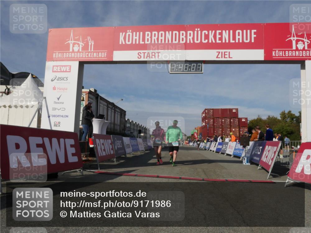 03.10.2025 - Köhlbrandbrückenlauf Matties Gatica Varas http://msf.ph/oto/9171986 03.10.2025 10:40:09 Ziel 2288, 2426, 2479, 2839, 3456 meine-sportfotos.de