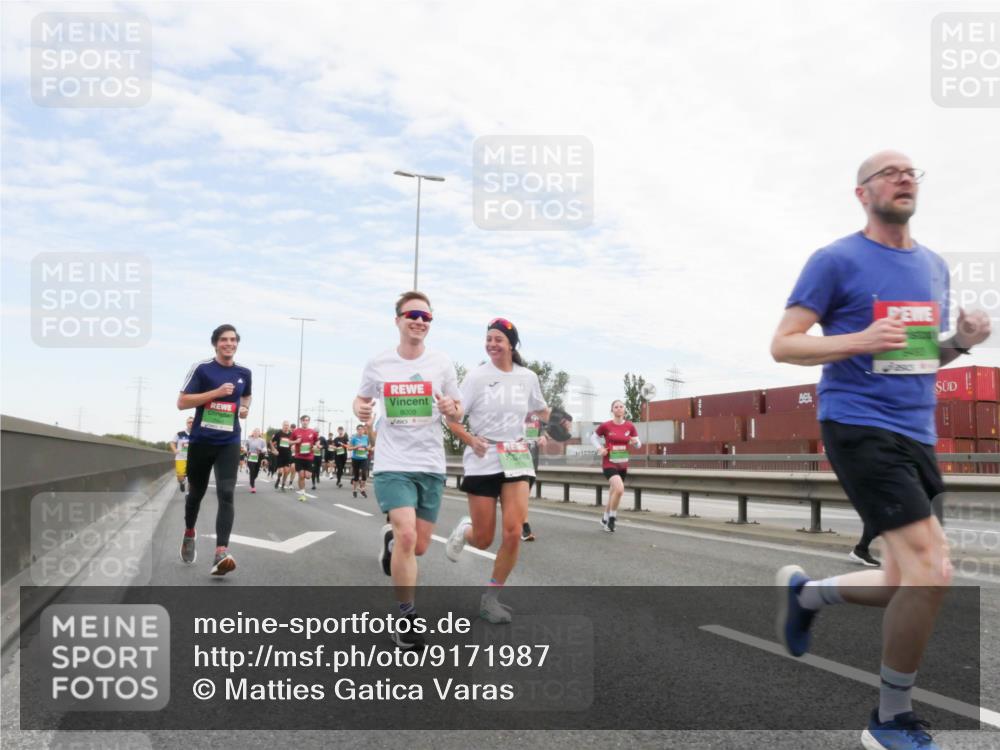 03.10.2025 - Köhlbrandbrückenlauf Matties Gatica Varas http://msf.ph/oto/9171987 03.10.2025 15:19:05 Position 3 8005 meine-sportfotos.de