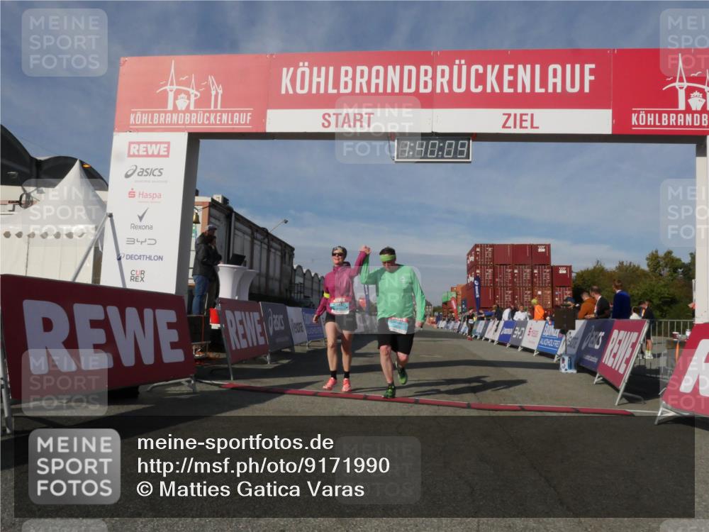 03.10.2025 - Köhlbrandbrückenlauf Matties Gatica Varas http://msf.ph/oto/9171990 03.10.2025 10:40:10 Ziel 2288, 2426, 2479, 2516, 2839, 3456 meine-sportfotos.de