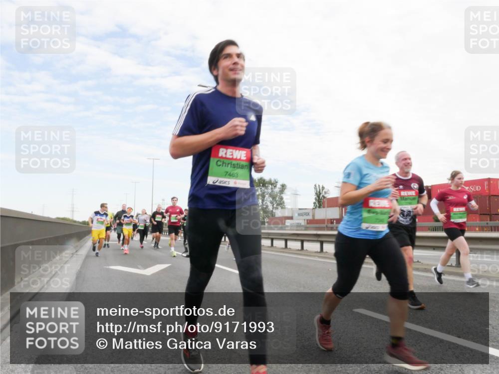03.10.2025 - Köhlbrandbrückenlauf Matties Gatica Varas http://msf.ph/oto/9171993 03.10.2025 15:19:06 Position 3 7463 meine-sportfotos.de