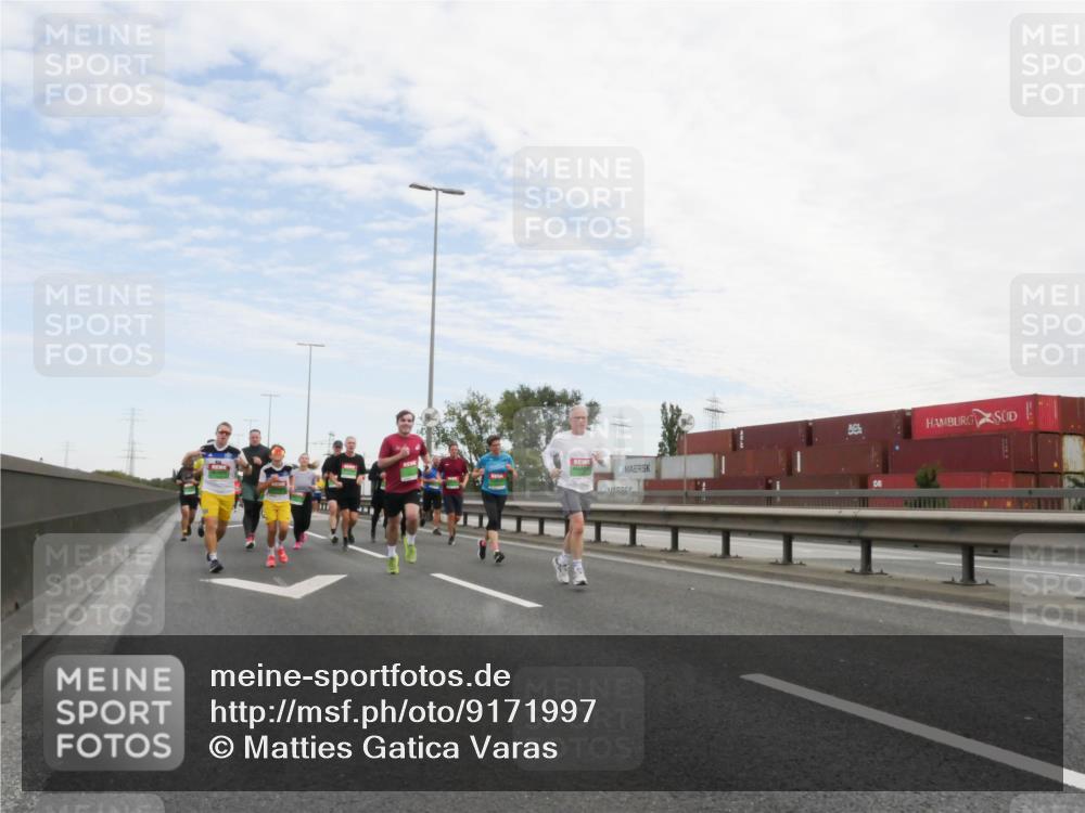 03.10.2025 - Köhlbrandbrückenlauf Matties Gatica Varas http://msf.ph/oto/9171997 03.10.2025 15:19:07 Position 3  meine-sportfotos.de