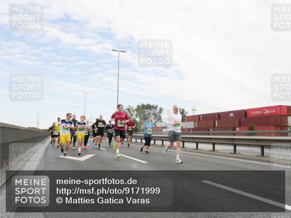 03.10.2025 - Köhlbrandbrückenlauf Matties Gatica Varas http://msf.ph/oto/9171999 03.10.2025 15:19:08 Position 3  meine-sportfotos.de