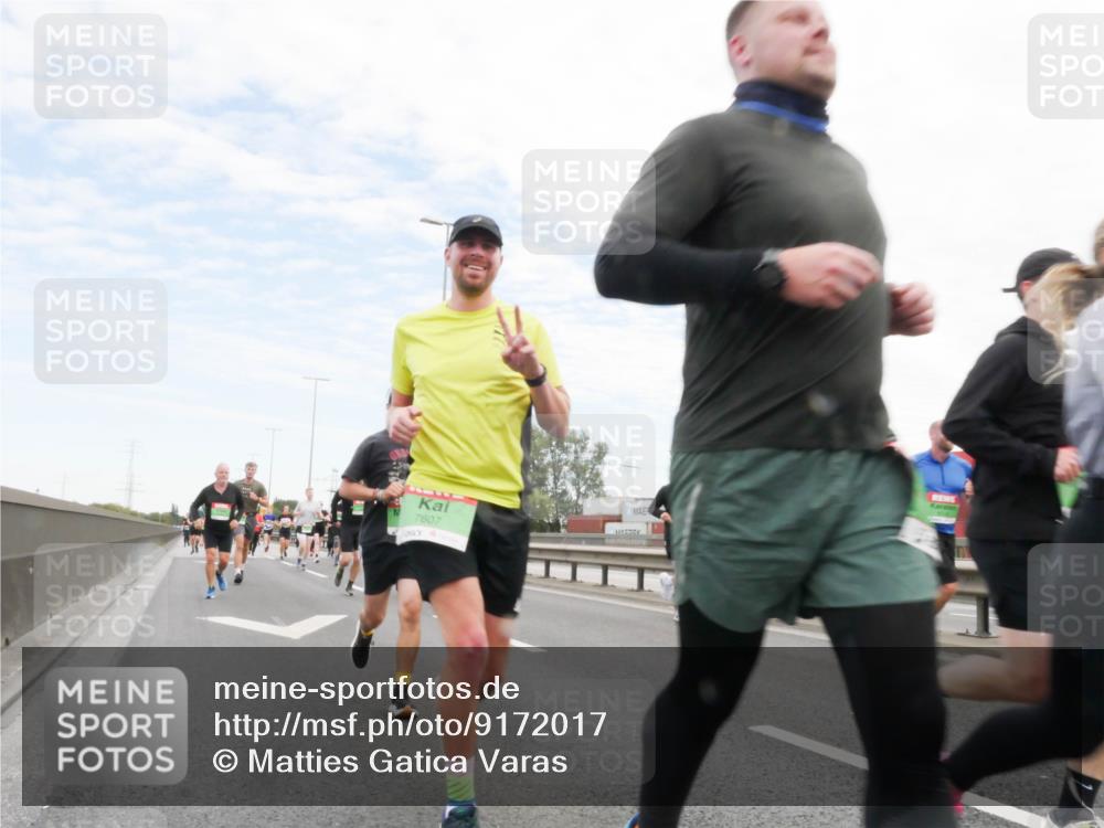 03.10.2025 - Köhlbrandbrückenlauf Matties Gatica Varas http://msf.ph/oto/9172017 03.10.2025 15:19:12 Position 3 7607 meine-sportfotos.de