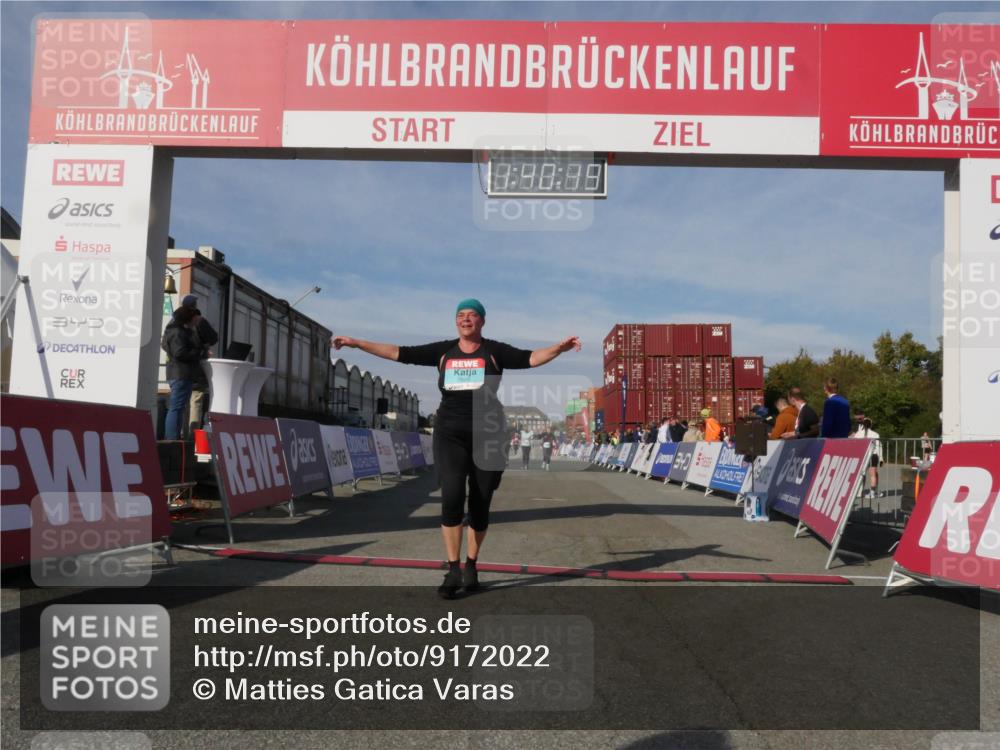 03.10.2025 - Köhlbrandbrückenlauf Matties Gatica Varas http://msf.ph/oto/9172022 03.10.2025 10:40:21 Ziel 2516, 2926, 2927, 2928 meine-sportfotos.de