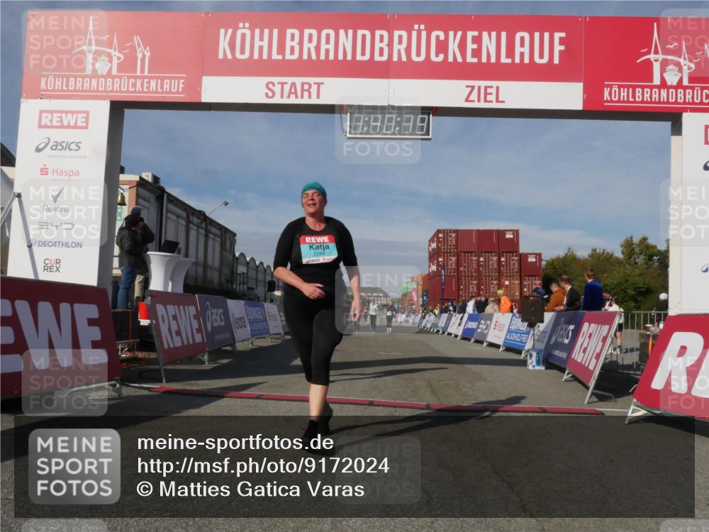 03.10.2025 - Köhlbrandbrückenlauf Matties Gatica Varas http://msf.ph/oto/9172024 03.10.2025 10:40:21 Ziel 2516, 2926, 2927, 2928 meine-sportfotos.de