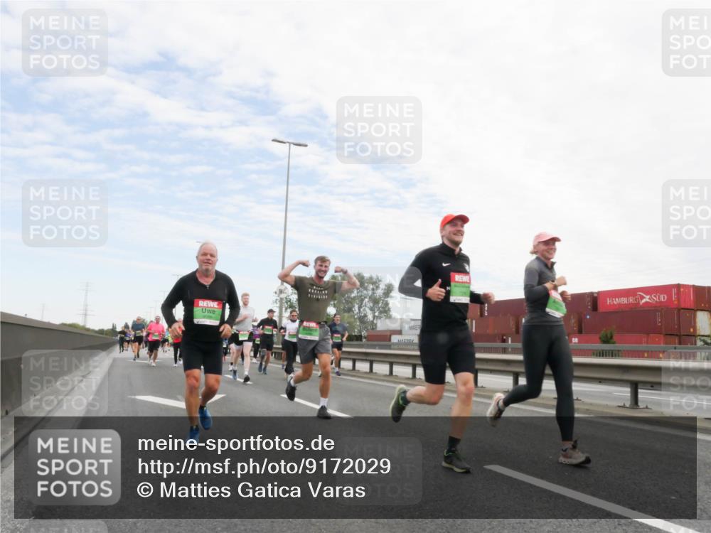 03.10.2025 - Köhlbrandbrückenlauf Matties Gatica Varas http://msf.ph/oto/9172029 03.10.2025 15:19:15 Position 3  meine-sportfotos.de