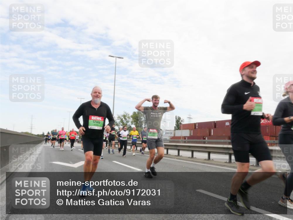 03.10.2025 - Köhlbrandbrückenlauf Matties Gatica Varas http://msf.ph/oto/9172031 03.10.2025 15:19:16 Position 3 111, 9095 meine-sportfotos.de