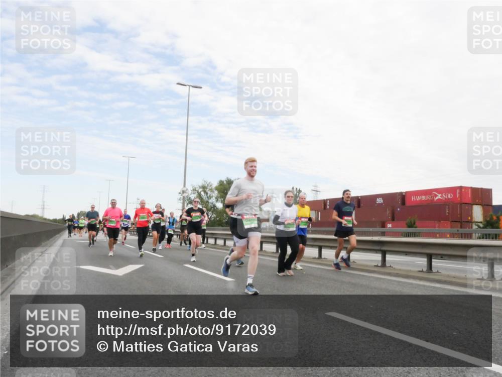03.10.2025 - Köhlbrandbrückenlauf Matties Gatica Varas http://msf.ph/oto/9172039 03.10.2025 15:19:18 Position 3  meine-sportfotos.de