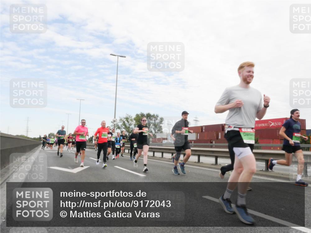 03.10.2025 - Köhlbrandbrückenlauf Matties Gatica Varas http://msf.ph/oto/9172043 03.10.2025 15:19:18 Position 3  meine-sportfotos.de