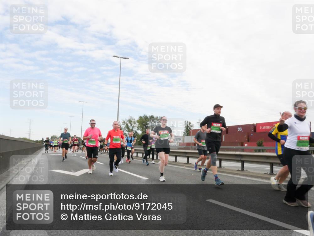 03.10.2025 - Köhlbrandbrückenlauf Matties Gatica Varas http://msf.ph/oto/9172045 03.10.2025 15:19:19 Position 3  meine-sportfotos.de