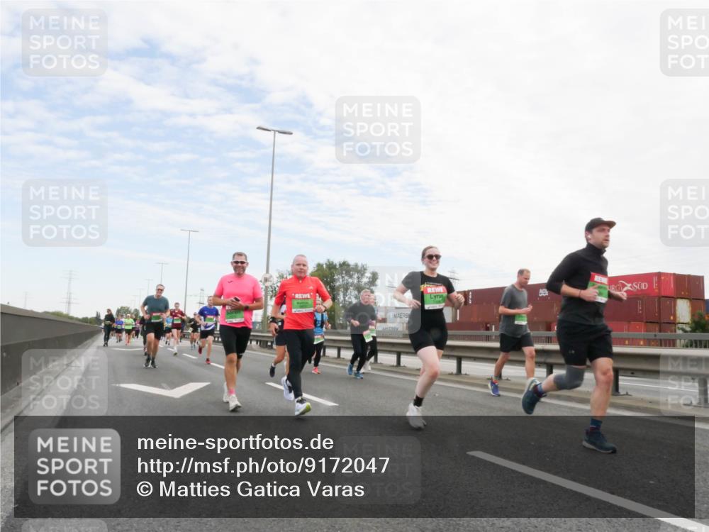 03.10.2025 - Köhlbrandbrückenlauf Matties Gatica Varas http://msf.ph/oto/9172047 03.10.2025 15:19:19 Position 3  meine-sportfotos.de
