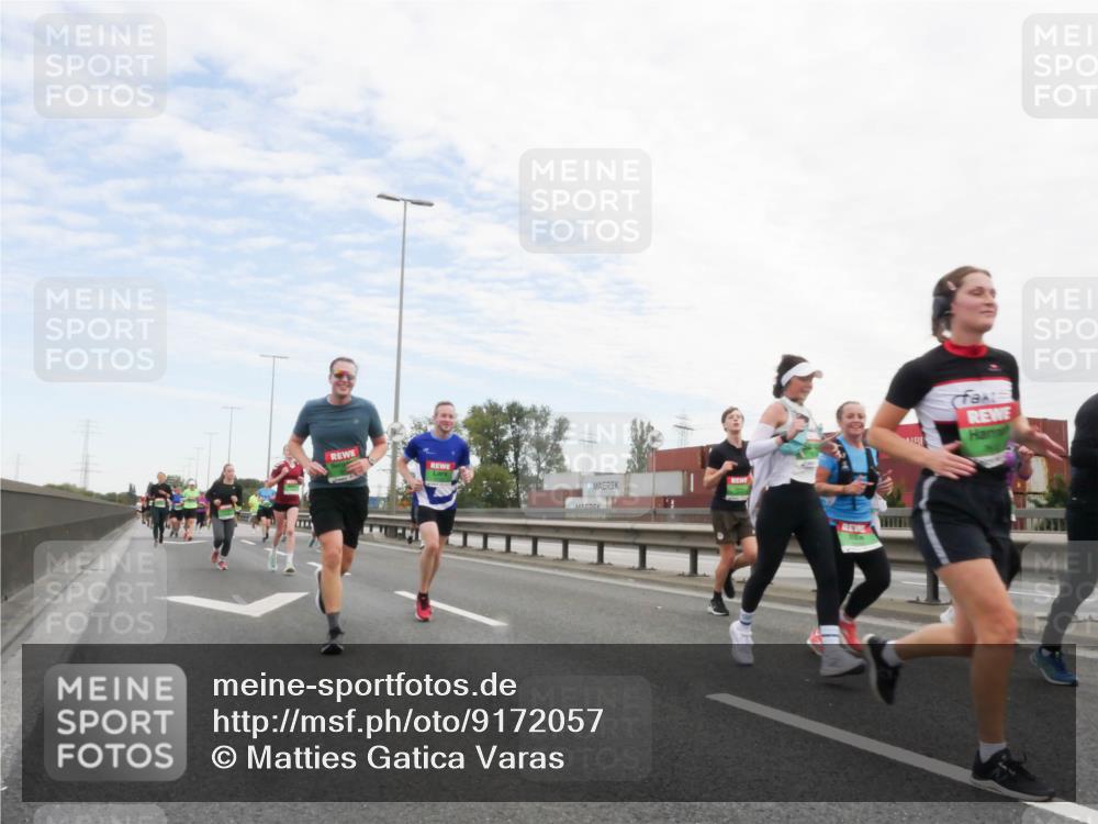 03.10.2025 - Köhlbrandbrückenlauf Matties Gatica Varas http://msf.ph/oto/9172057 03.10.2025 15:19:22 Position 3  meine-sportfotos.de