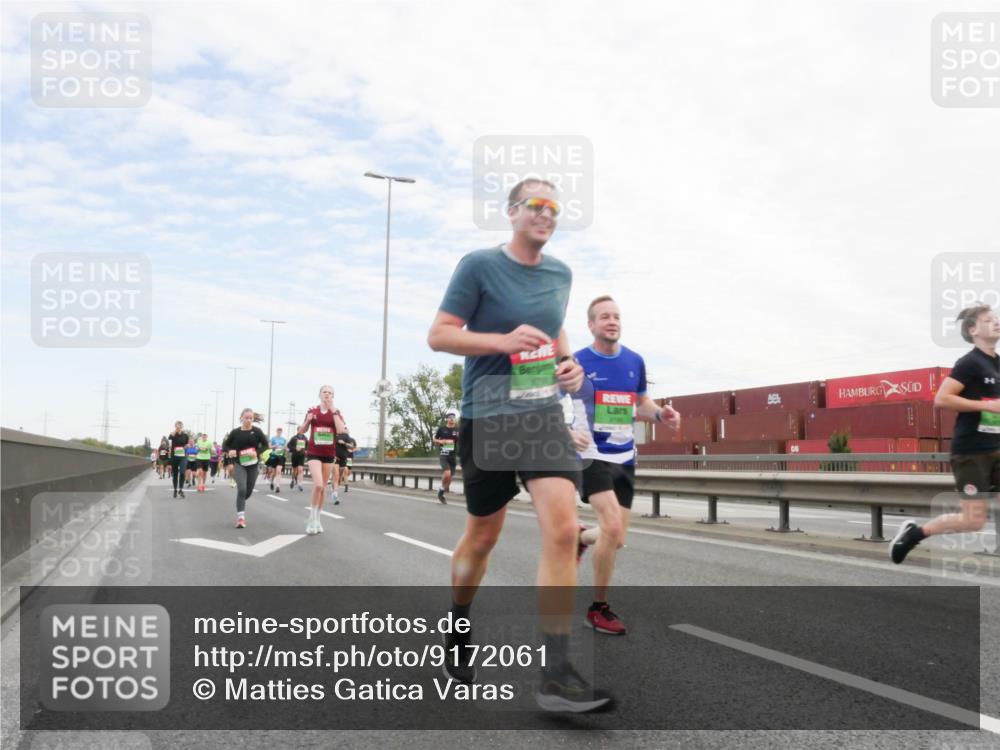 03.10.2025 - Köhlbrandbrückenlauf Matties Gatica Varas http://msf.ph/oto/9172061 03.10.2025 15:19:23 Position 3  meine-sportfotos.de