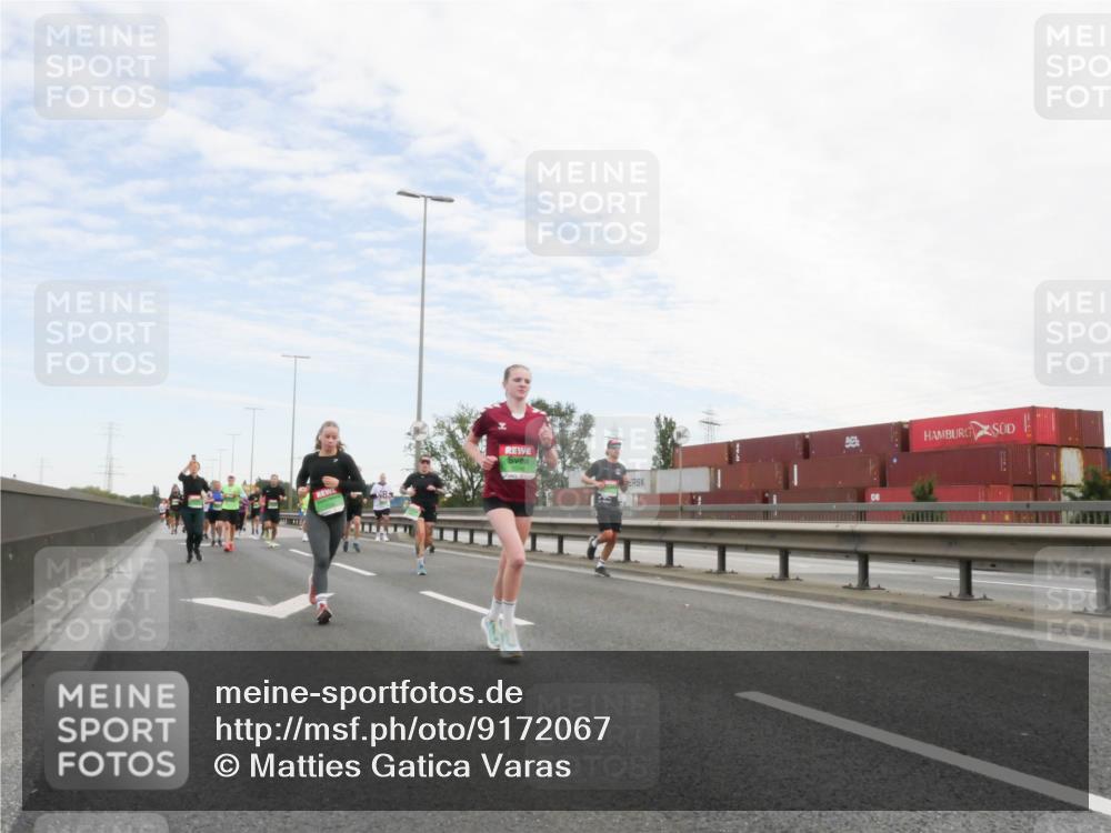 03.10.2025 - Köhlbrandbrückenlauf Matties Gatica Varas http://msf.ph/oto/9172067 03.10.2025 15:19:24 Position 3  meine-sportfotos.de