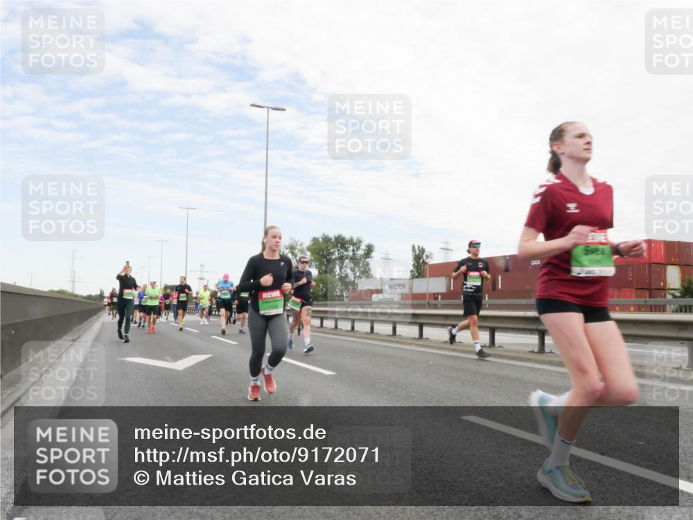 03.10.2025 - Köhlbrandbrückenlauf Matties Gatica Varas http://msf.ph/oto/9172071 03.10.2025 15:19:25 Position 3 117 meine-sportfotos.de