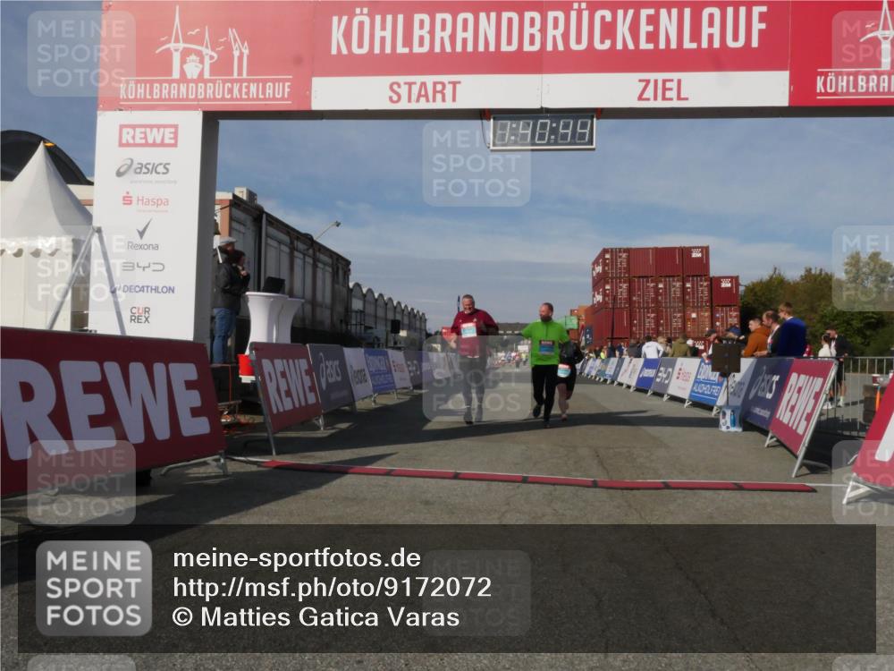 03.10.2025 - Köhlbrandbrückenlauf Matties Gatica Varas http://msf.ph/oto/9172072 03.10.2025 10:40:46 Ziel 2480, 3319, 3349 meine-sportfotos.de