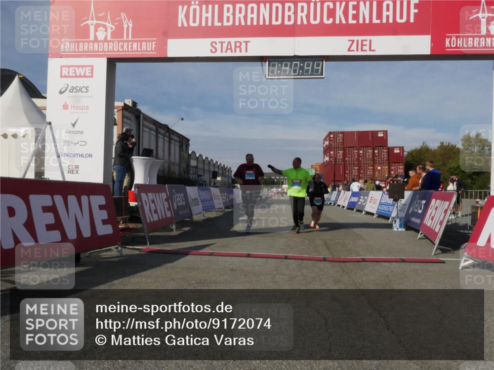 03.10.2025 - Köhlbrandbrückenlauf Matties Gatica Varas http://msf.ph/oto/9172074 03.10.2025 10:40:46 Ziel 2480, 3319, 3349 meine-sportfotos.de