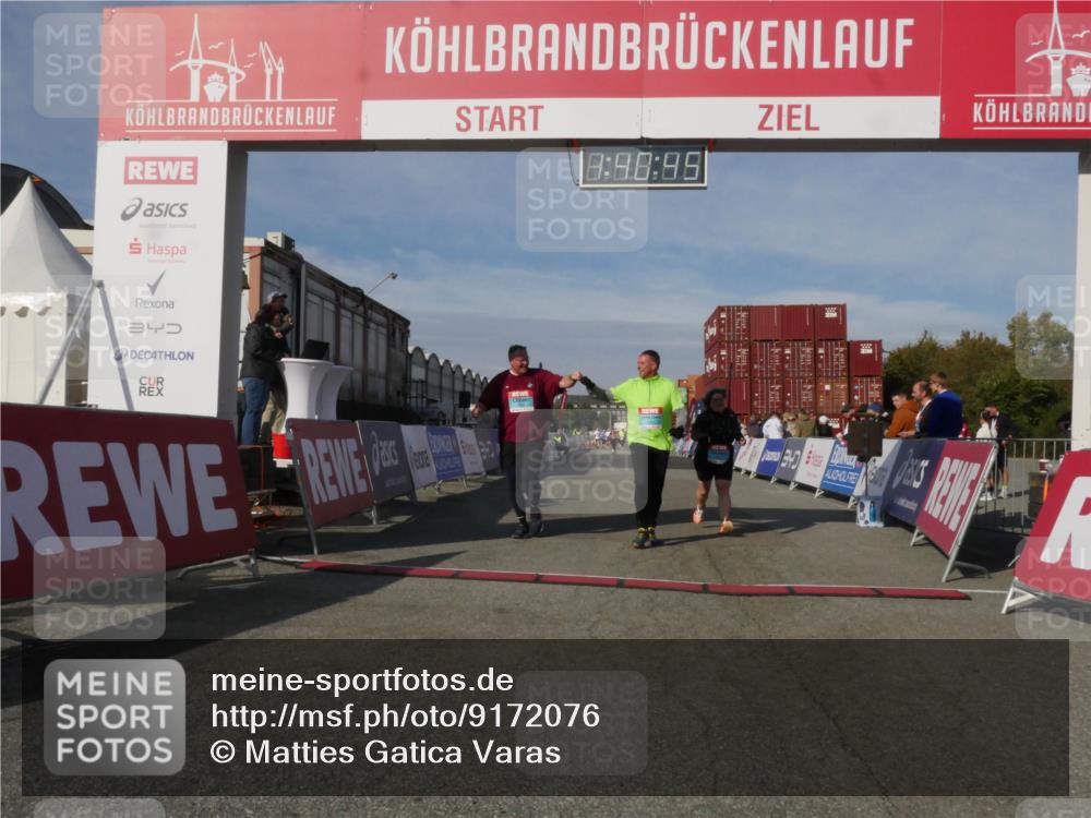 03.10.2025 - Köhlbrandbrückenlauf Matties Gatica Varas http://msf.ph/oto/9172076 03.10.2025 10:40:47 Ziel 2480, 3319, 3349 meine-sportfotos.de