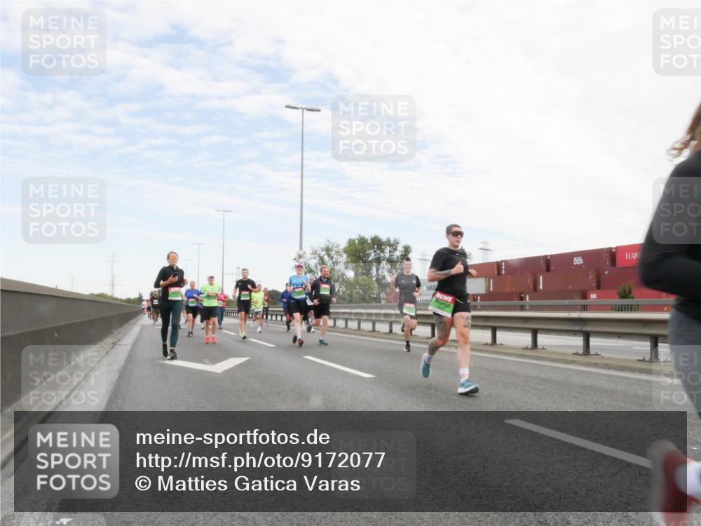 03.10.2025 - Köhlbrandbrückenlauf Matties Gatica Varas http://msf.ph/oto/9172077 03.10.2025 15:19:27 Position 3  meine-sportfotos.de