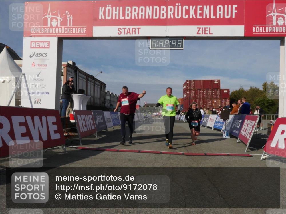 03.10.2025 - Köhlbrandbrückenlauf Matties Gatica Varas http://msf.ph/oto/9172078 03.10.2025 10:40:47 Ziel 2480, 3319, 3349 meine-sportfotos.de