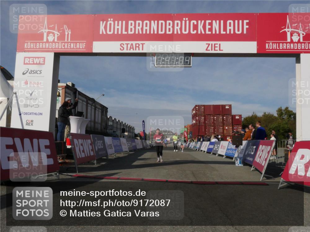 03.10.2025 - Köhlbrandbrückenlauf Matties Gatica Varas http://msf.ph/oto/9172087 03.10.2025 10:41:06 Ziel 2223, 2260, 2485, 3377 meine-sportfotos.de